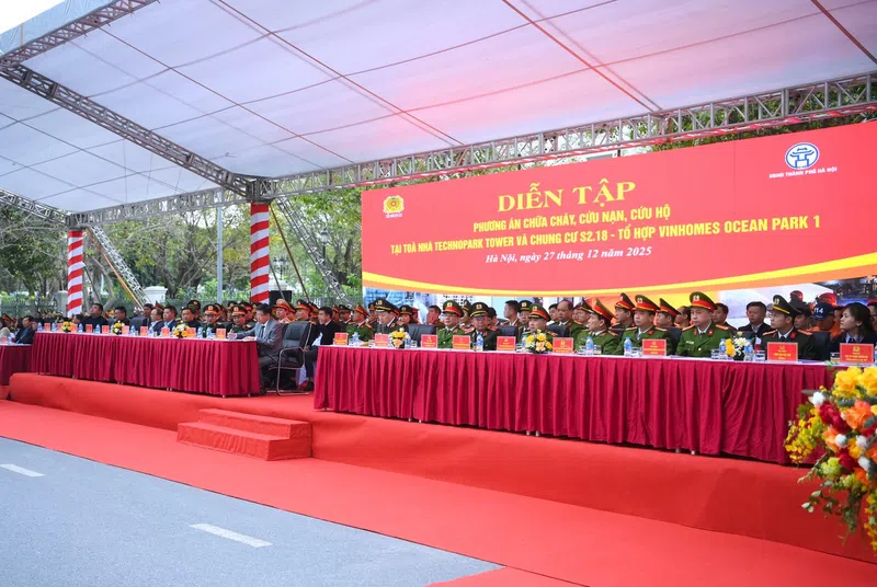 Diễn tập phương án chữa cháy, cứu nạn, cứu hộ tại tòa nhà cao tầng trên địa bàn TP Hà Nội